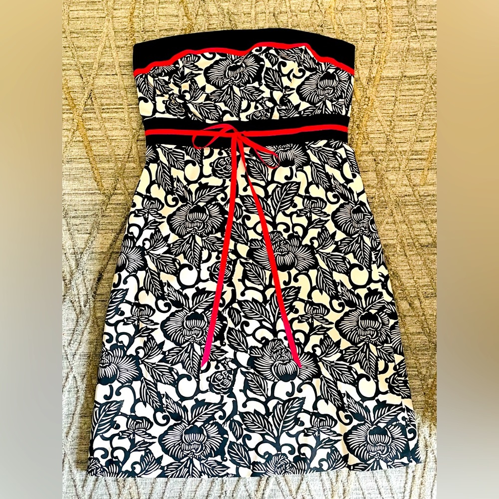 Harold’s Brand strapless A-line dress. Size 8